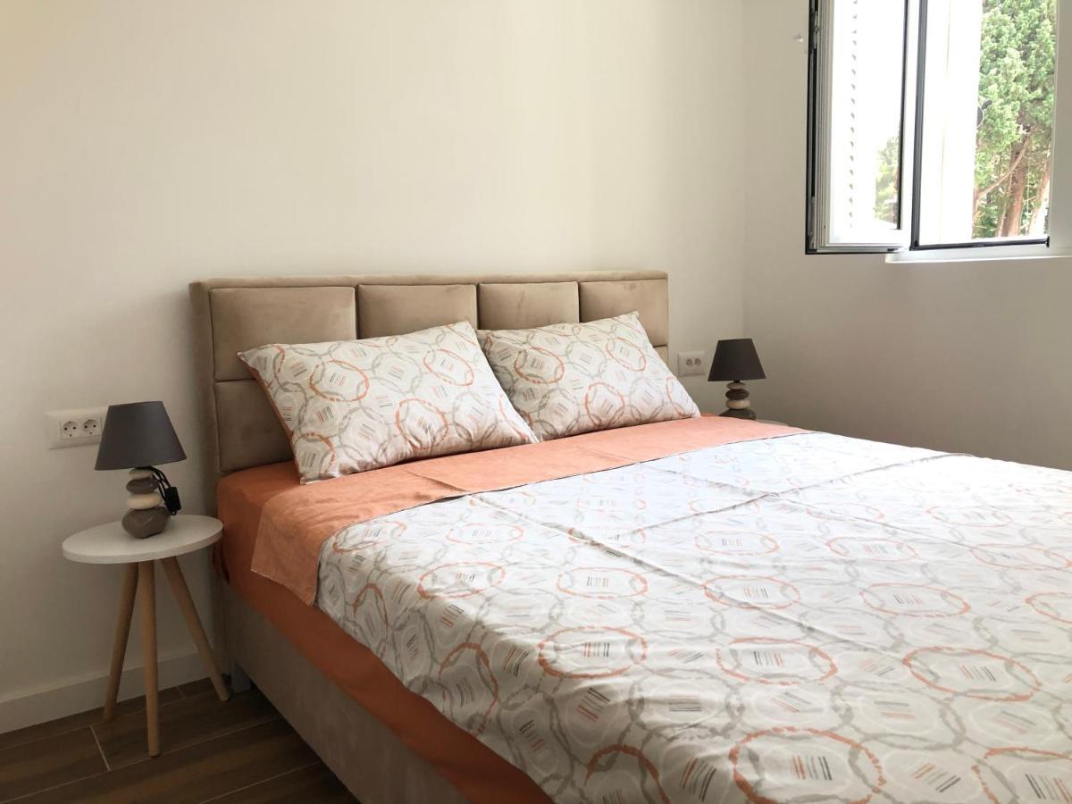 Apartment Sara With Seaview บุดวา ภายนอก รูปภาพ